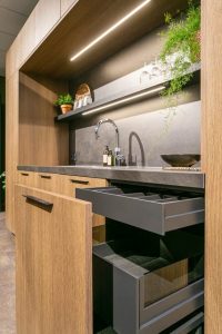 achteromme-nieuwerkerk-keukens-foto4 d' Achteromme Nieuwerkerk houten keuken met dubbele lades